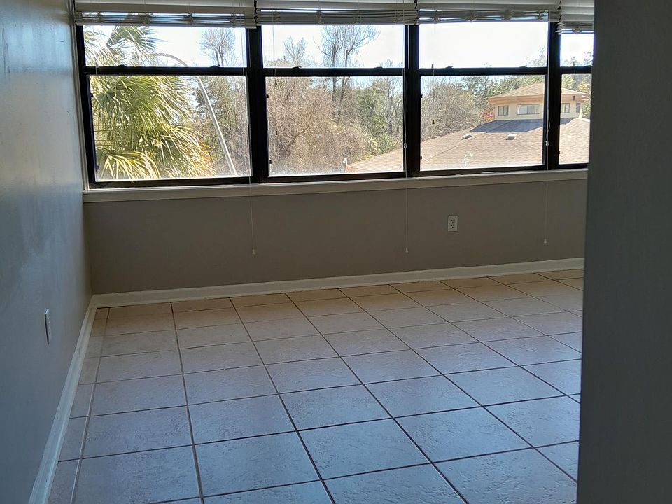 2nd image of 201 Pensacola Beach Rd APT C9
