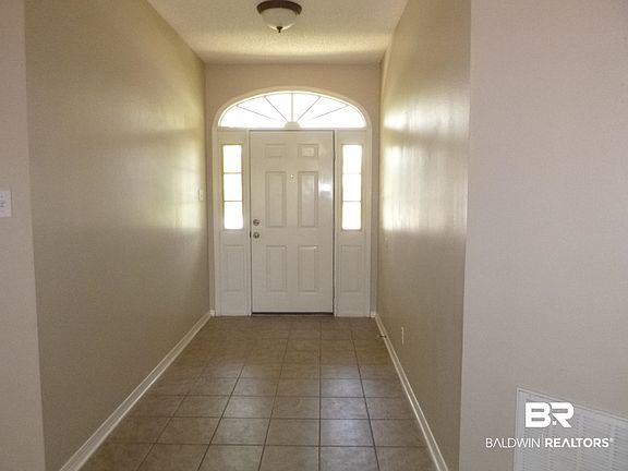 4th image of 9598 Canterbury Ct