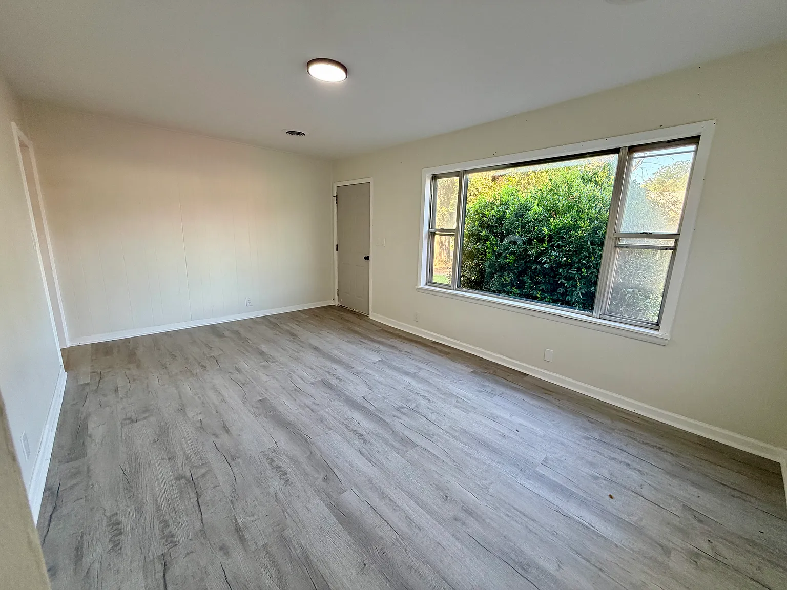 3 bed, 1119 sqft, $1,300 — Photo 2
