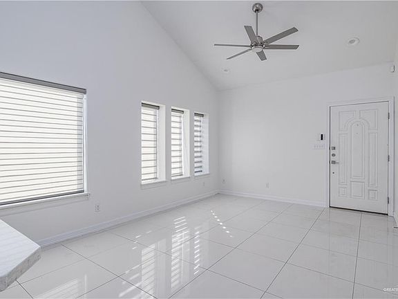 4th image of 2809 E Garfield Ave #1