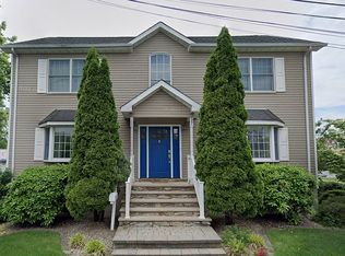 37 Cranford Ter, Cranford, NJ 07016