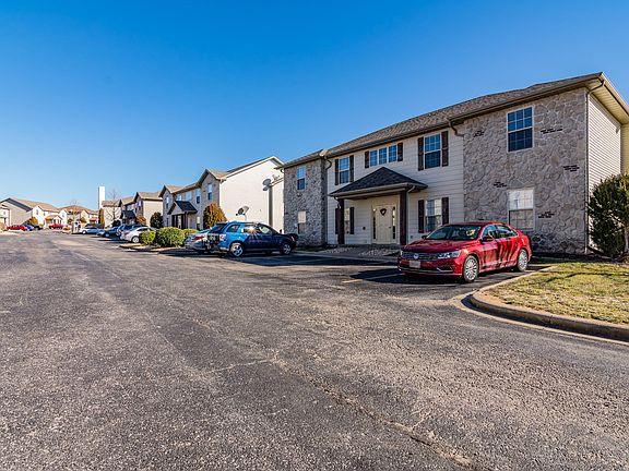 2nd image of 315 Toni Ln APT D