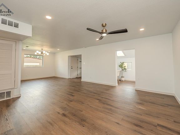5th image of 909 W Cornelia Ave