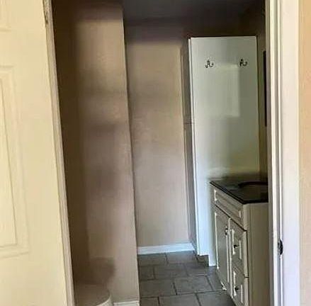 5th image of 2201 Crescent Dr