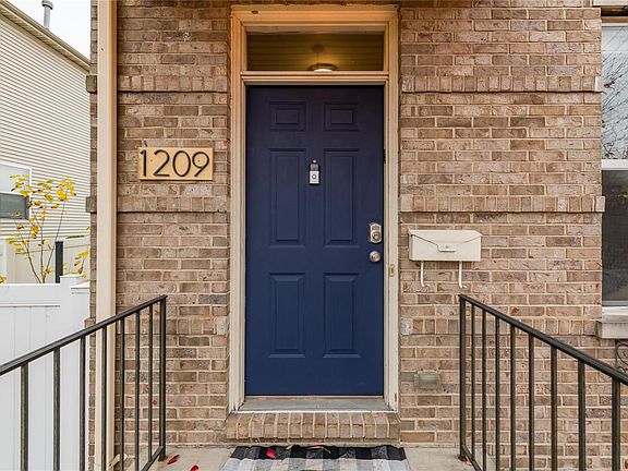 3rd image of 1209 Park Ave