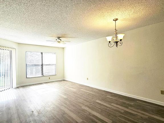4th image of 7445 Sugar Bend Dr