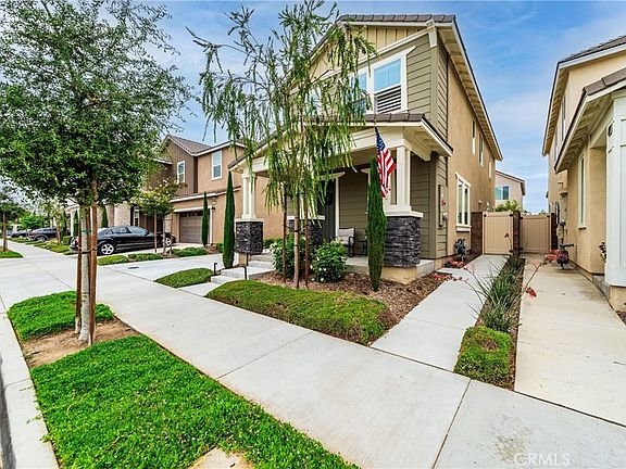 4th image of 2561 E Wren Way