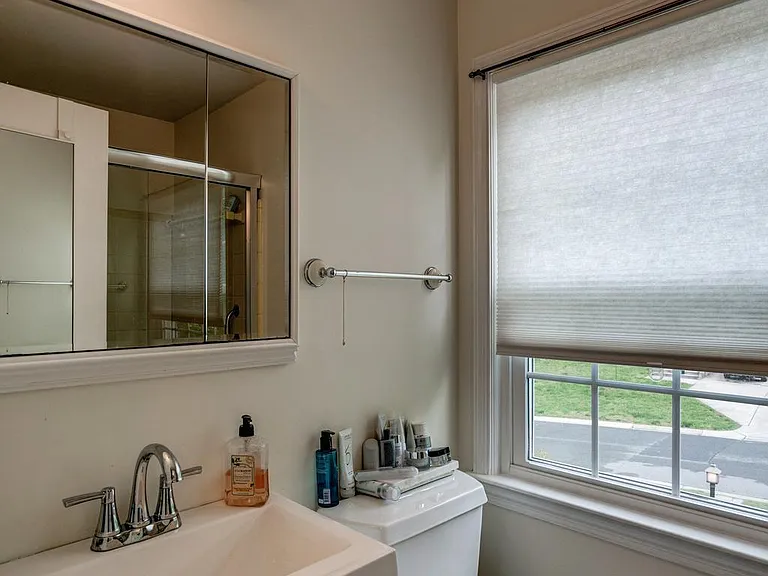 7525 Cayuga Ave — Photo 28