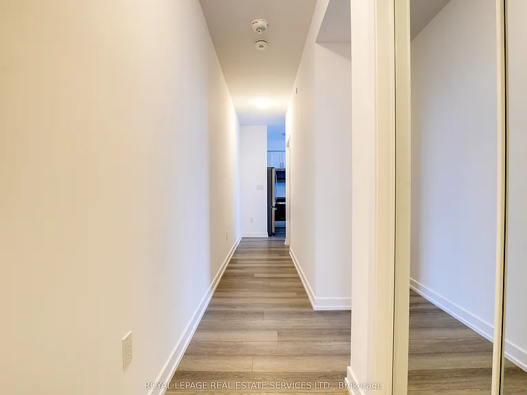 460 Dundas St E #1102 — Photo 29
