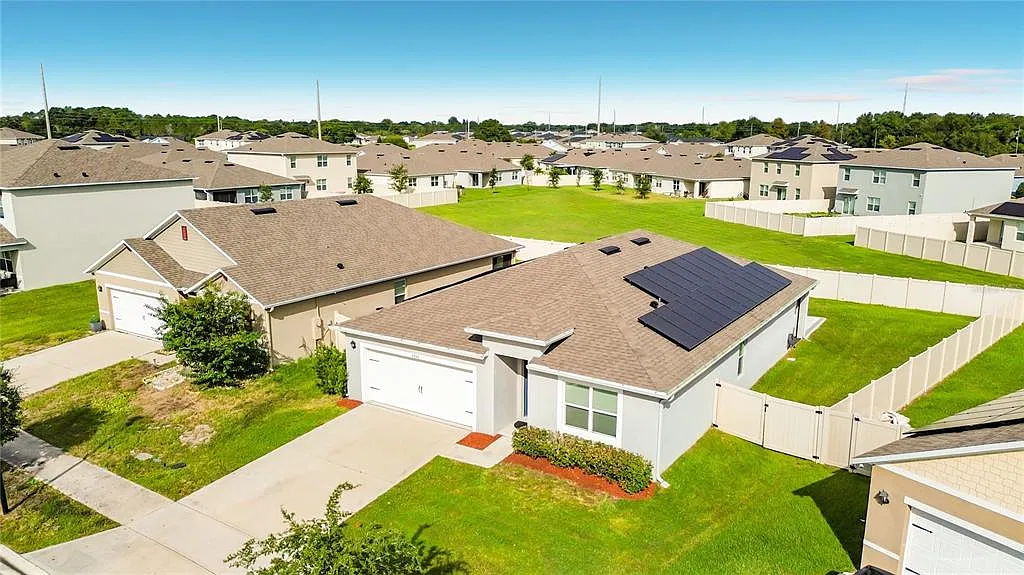 4 bed, 2.0 bath, 1846 sqft, $2,600 — Photo 1