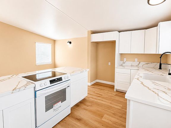 5th image of 1016 W Avenue H5