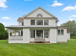 305 Hill St, Southampton, NY 11968