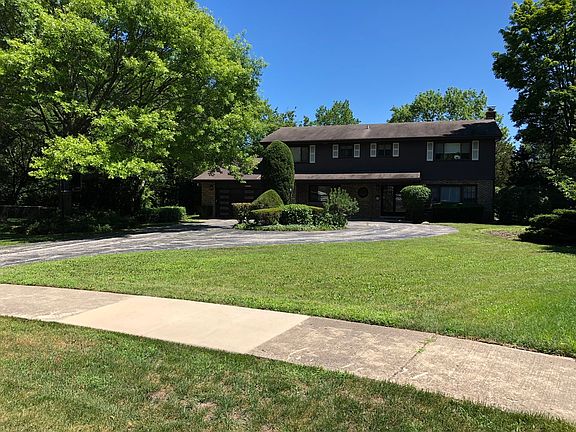 3rd image of 171 Greenbriar East Dr