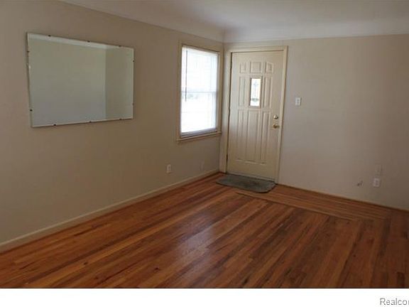 3rd image of 2446 Ellwood Ave