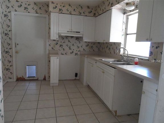 4th image of 622 Ponderosa Dr W