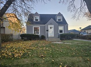219 Village Dr, Northlake, IL 60164