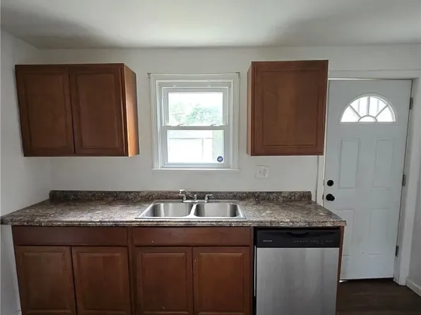 3657 Pennington Rd, Shaker Heights, OH 44120