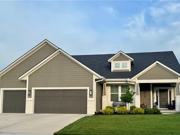 5876 McCormick Dr, Shawnee, KS 66226