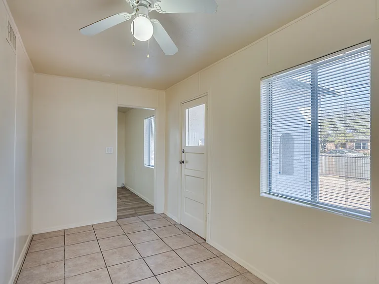 3206 E Bellevue St — Photo 24