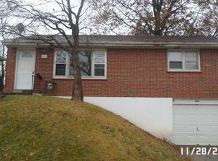 626 Chambers Rd, Saint Louis, MO 63135