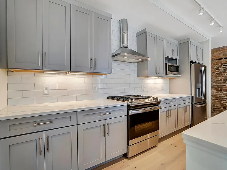 39 E Court St #3 — Photo 9