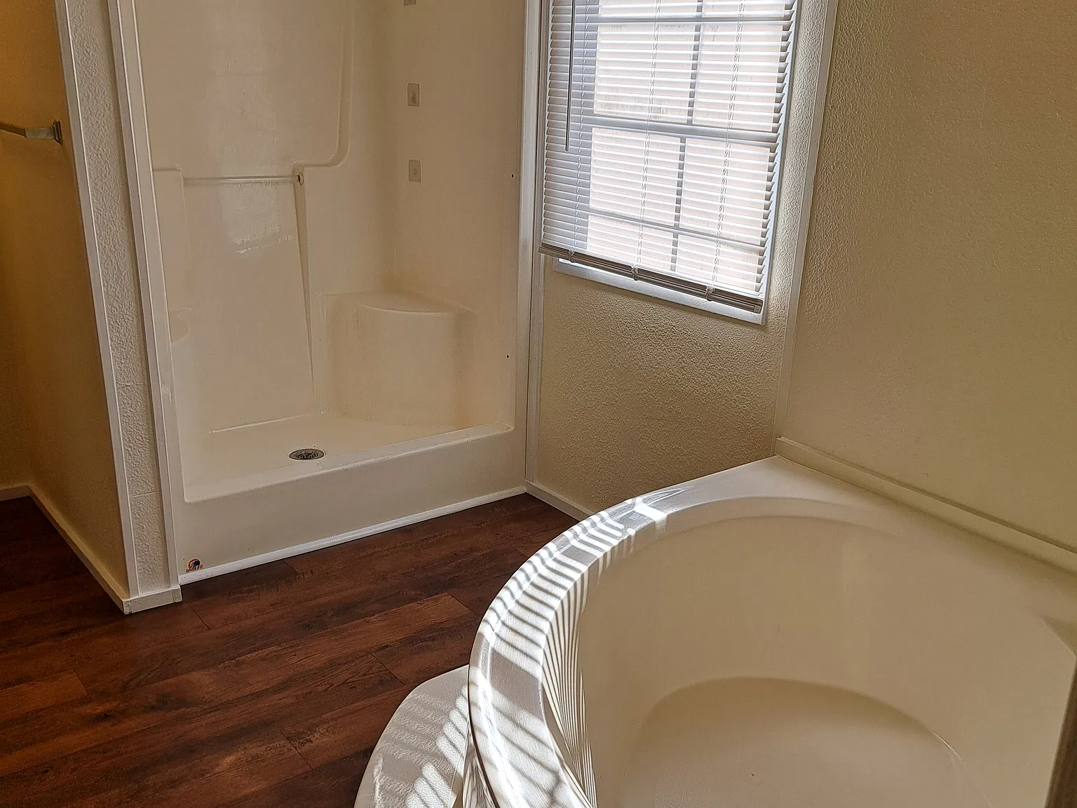 3 bed, 1125 sqft, $1,200 — Photo 4