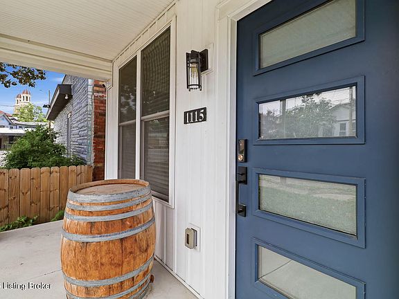 3rd image of 1115 Schiller Ave