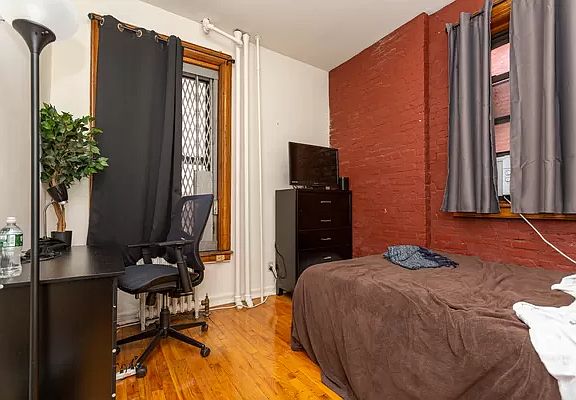 4th image of 217 W 106th St #2D3D