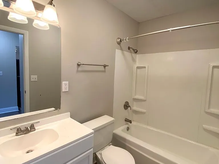 Peoria Flats - New Mgmt - New Name - Fresh Upgrades — Photo 12