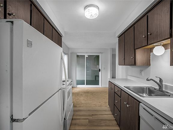 4th image of 5620 200th St SW APT A112
