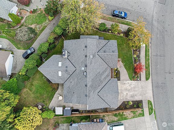 3rd image of 1875 Overview Drive NE