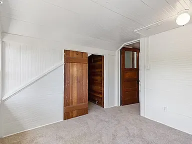 612 N State St — Photo 34