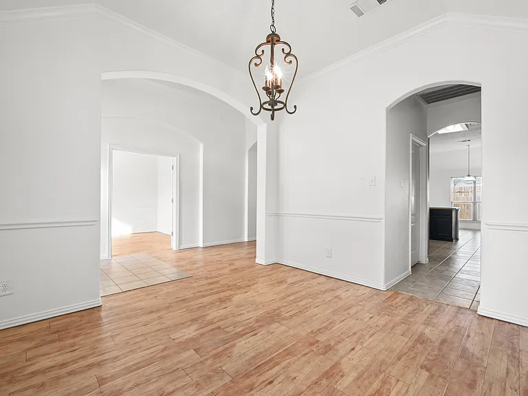 1665 Amberwood Loop — Photo 8