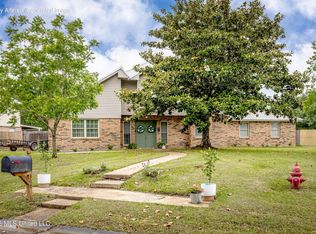 300 Idlewood Dr, Waveland, MS 39576