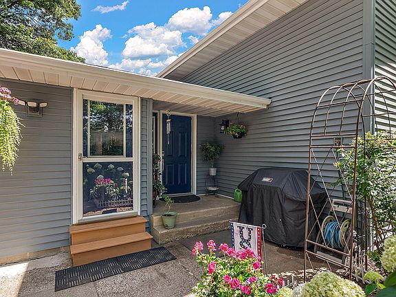 5th image of 16950 77th St SE