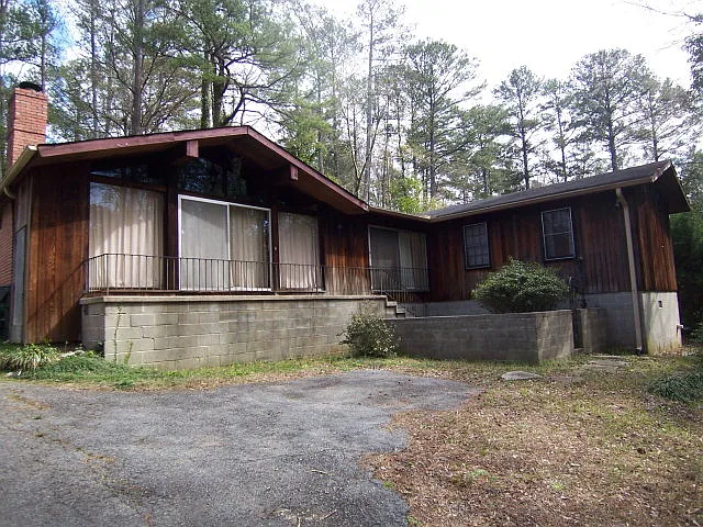 551 Pierce Ave photo 1