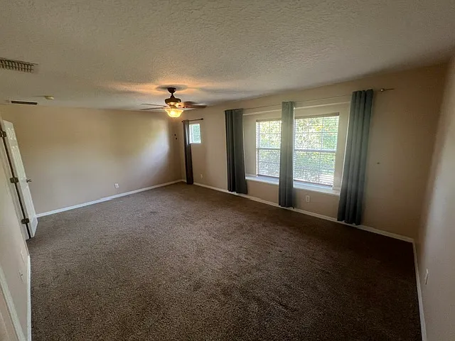 9785 Bennington Chase Dr — Photo 17