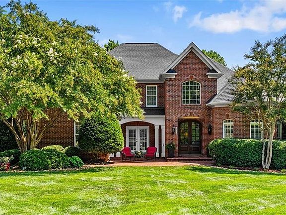 2nd image of 8404 Oakchester Ct