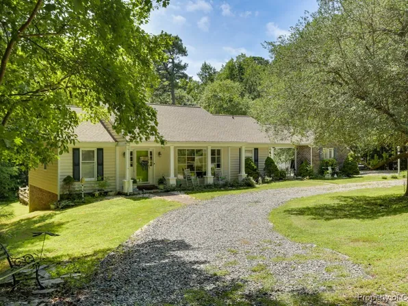 197 Walnut Rd, Kilmarnock, VA 22482