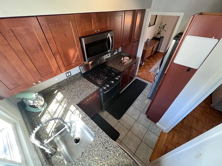 1609 Ripon Pl — Photo 4