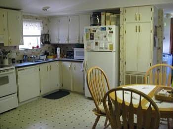 4th image of 398 S Buell Dr
