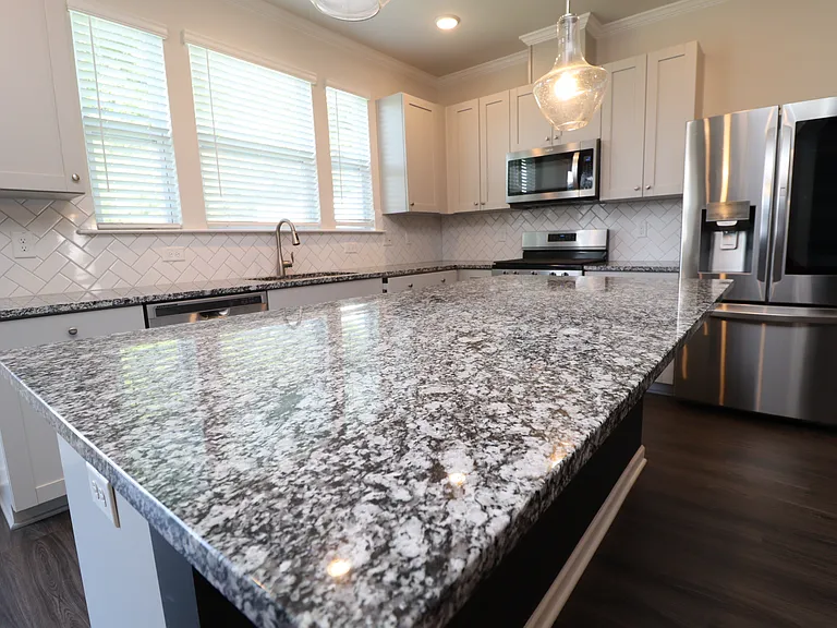 755 Amarra Dr — Photo 9