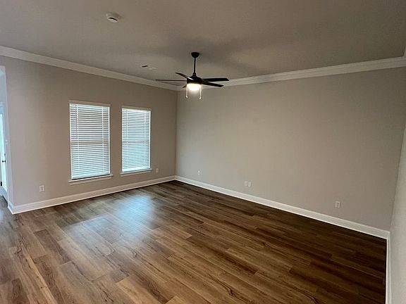 3rd image of 17 Venecia Ct