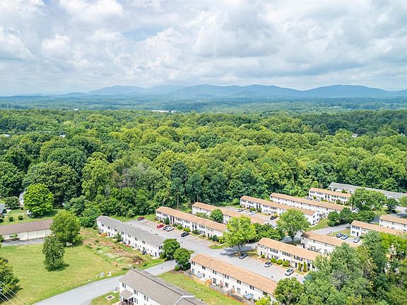 5th image of 4 Countryplace Ln