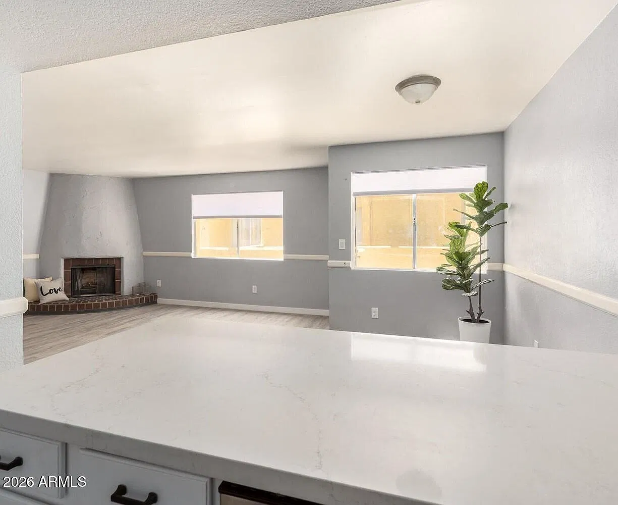 2 bed, 2.0 bath, 1050 sqft, $1,799 — Photo 3