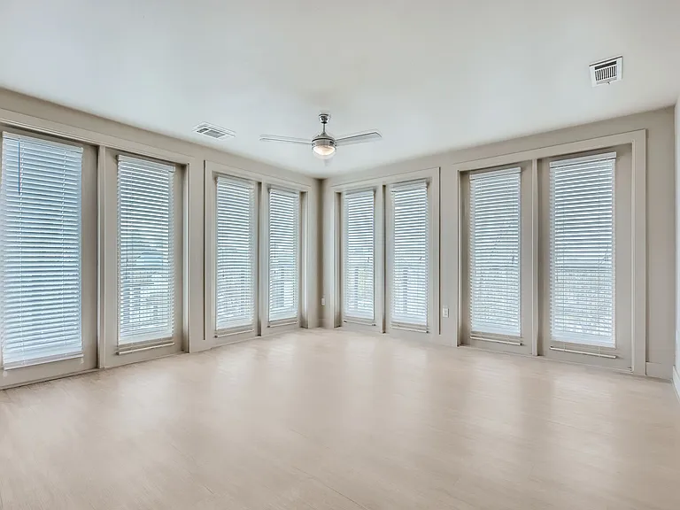 The Lucas Apartments — Photo 9