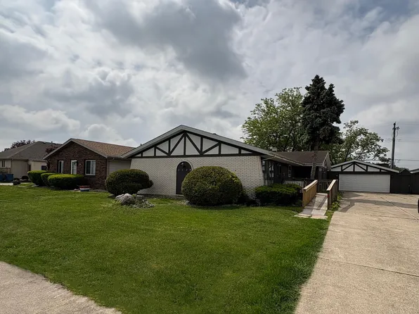 2628 44th St, Highland, IN 46322
