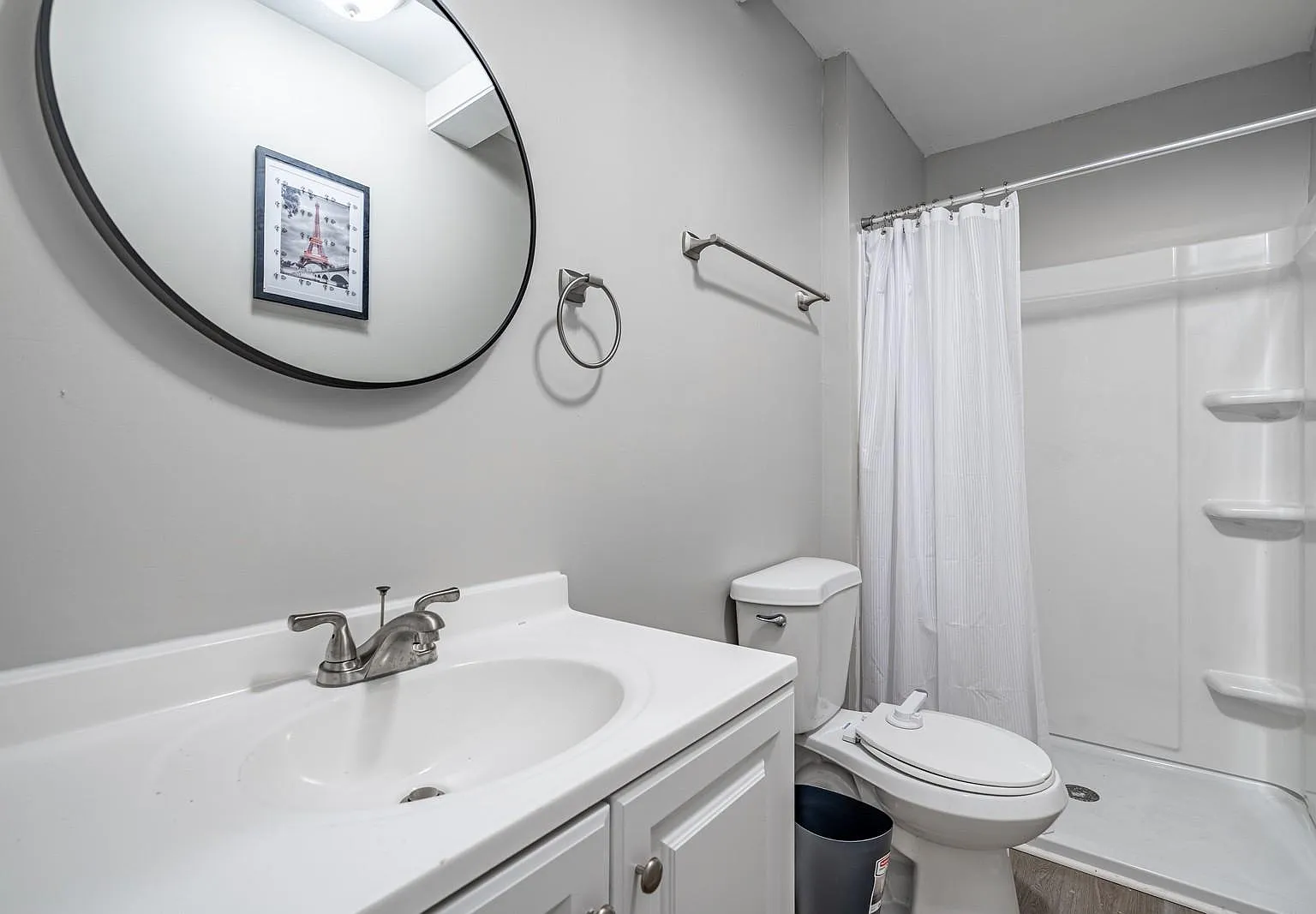 4 bed, 2.0 bath, 2000 sqft, $702 — Photo 3