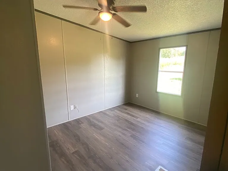 110 Private Road 178 — Photo 6