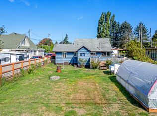 2417 10th St, Tillamook, OR 97141